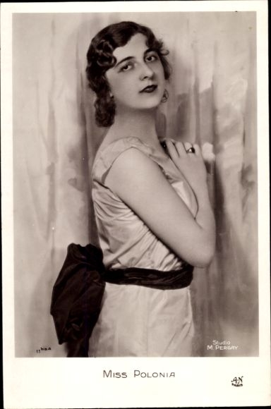 Postcard Miss Polonia, portrait