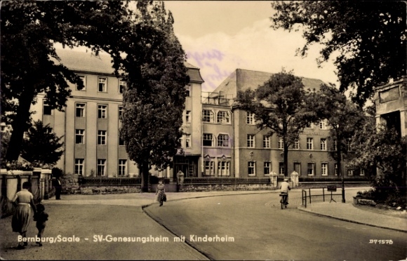 Postcard Bernburg an der Saale Salzlandkreis, SV convalescent home with children's home
