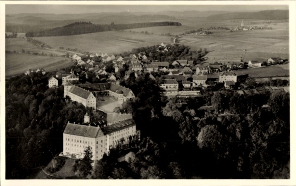 Ak Heiligenberg im Bodenseekreis Baden, Luftaufnahme auf Heiligenberg, Wohnhäuser, Natur, Landsch