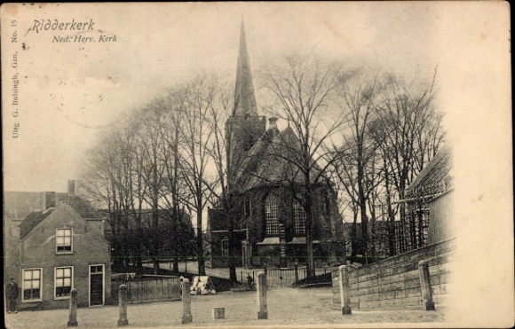 Ak Ridderkerk Südholland Niederlande,  Ned. Herv. Kerk,  Kirche, Bäume, alte Architektur
