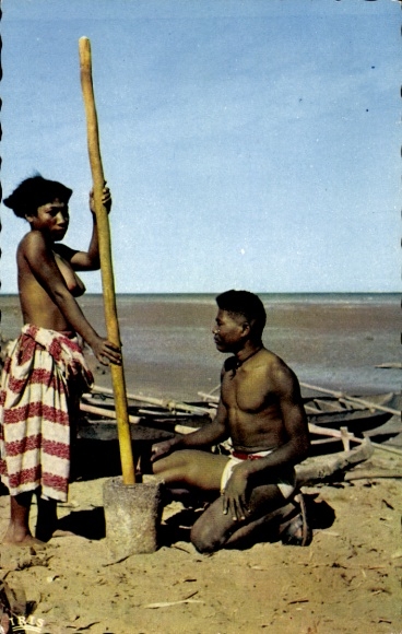 CPA Madagascar, Pilonnage du riz