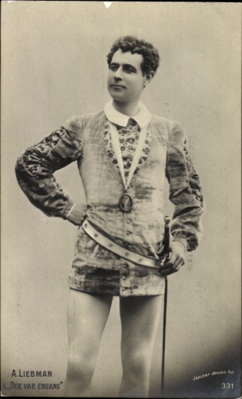 Ak Schauspieler A. Liebman, Standportrait, Der Var Engang