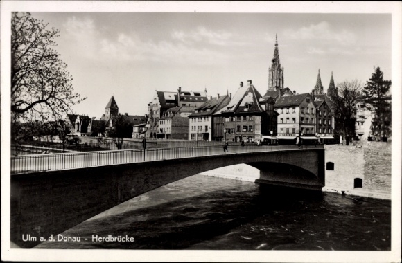 Ak Ulm an der Donau, Ulm a. d. Donau, Herdbrücke, Fluss, Gebäude, Bäume