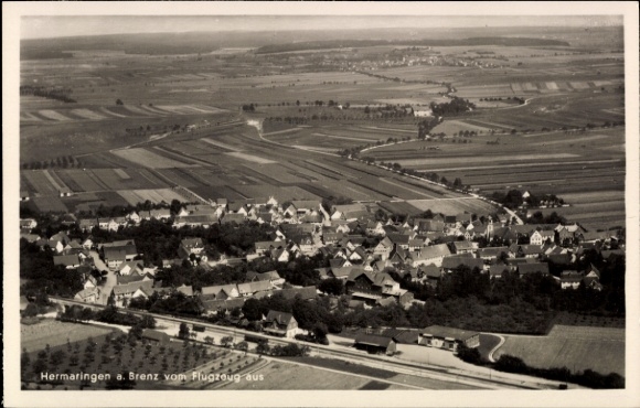 Ak Hermaringen an der Brenz Württemberg, Luftaufnahme von  Felder, Häuser, Landschaft