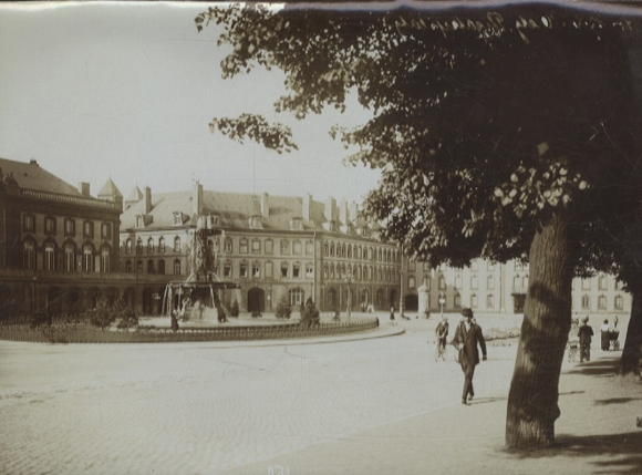 Original photo of Metz on the Moselle in France, Theatre Square (Place de la Comedie), fountain, around 1900