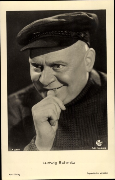 Postcard actor Ludwig Schmitz, portrait, peaked cap