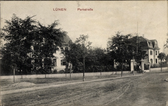 Postcard Lünen in Westphalia, house fronts, Parkstraße, trees, street view