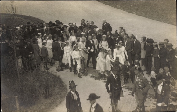 Photo Postcard Adel Saxony and Sigmaringen, bridal couple after the wedding