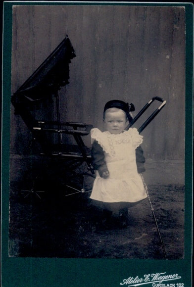 Kabinett Foto Kleinkind mit Kinderwagen, Fotograf E. Wagener, Curslack