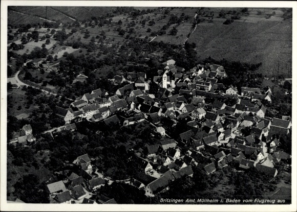 Postcard Auggen in Baden, aerial view of Britzingen, Amt Müllheim, idyllic landscape, architecture