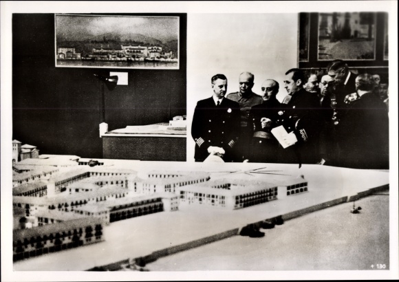 Photo Hoffmann, General Franco, New German Architecture Exhibition in Madrid, May 1942