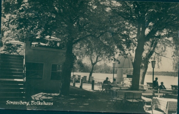 Ak Strausberg in Brandenburg, Volkshaus, Terrasse