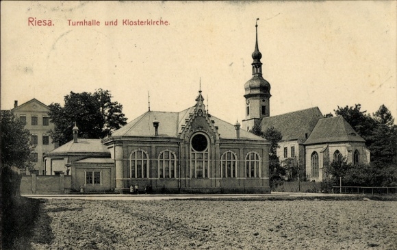 Ak Riesa an der Elbe Sachsen, Turnhalle, Klosterkirche,  , schwarz-weiß
