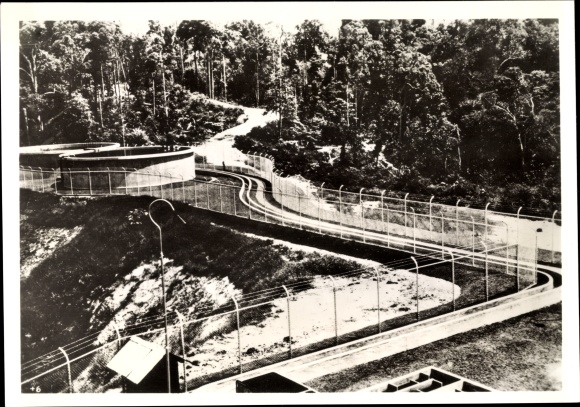 Photo Heinrich Hoffmann, Tarakau oil center in north-eastern Dutch Borneo