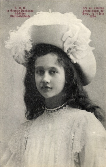 Postcard Hereditary Grand Duchess Maria-Adelheid, Portrait, Hat