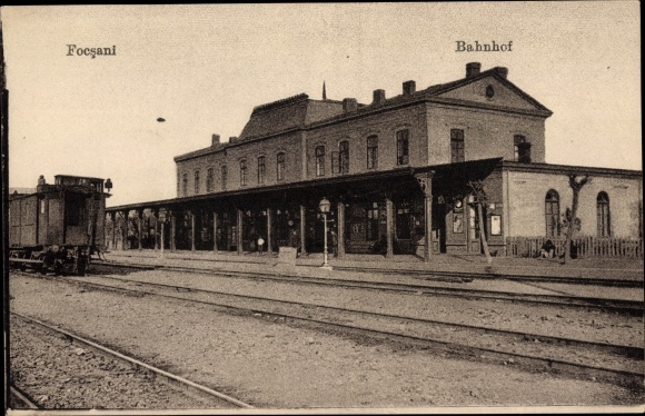 Postcard Focșani Facsani Fokschan Romania, railway station
