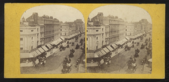 Stereo photo London, England, busy street scene in Oxford Street