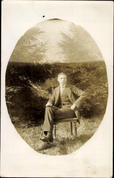 10 old photo PC men, various motifs