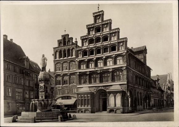 Postcard Lüneburg in Lower Saxony, Am Sande, Schütting, fountain, square, facade