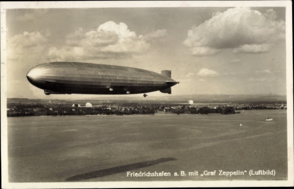 Ak Friedrichshafen aan het Bodenmeer, luchtschip Graf Zeppelin, luchtfoto