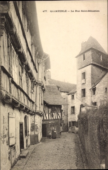 Postcard Quimperlé Finistère, La Rue Saint-Sébastien, building, old city view