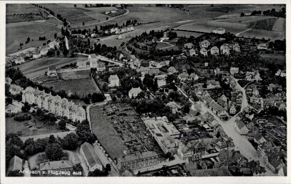 Ak Ansbach in Mittelfranken Bayern, Luftbild von  Häuser, Straßen, Landwirtschaft, Landschaft