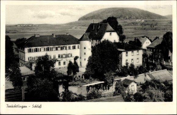Ak Treuchtlingen im Altmühltal Mittelfranken, Schloss  alte Gebäude, Hügel im Hintergrund