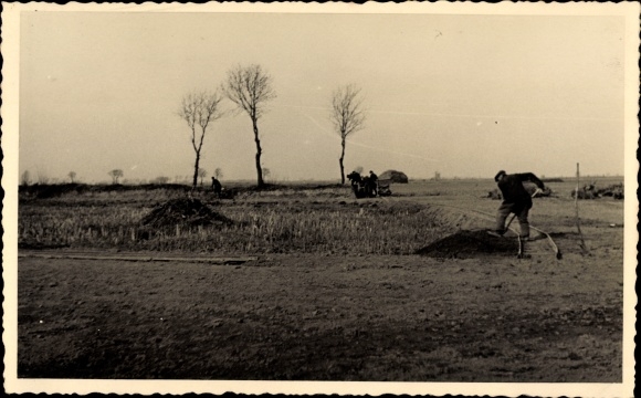 Foto Ak Merschwitz Bad Schmiedeberg Dübener Heide, Eisenbahnbau, Sumpfgelände wird verfüllt