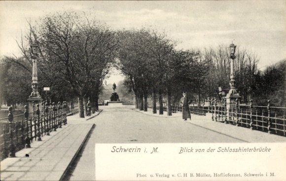 Ak Schwerin in Mecklenburg, Blick von der Schlosshinterbrücke