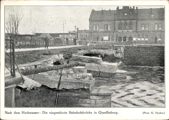 Quedlinburg in the Harz Mountains, flood on December 30-31, 1925, collapsed station bridge