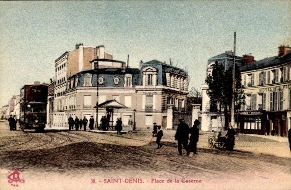 Ak Seine Saint Denis, Kasernenplatz