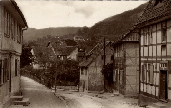 Ak Bleicherode im Kreis Nordhausen, Partie am Angerberg, Fachwerkhäuser