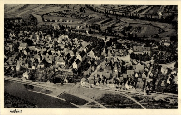 Ak Haßfurt Unterfranken Bayern, Fliegeraufnahme, Stadtpanorama