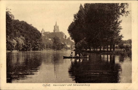 Ak Bad Cleve Kleve am Niederrhein, Flusslandschaft, Boot, Schwanenburg, Bäume