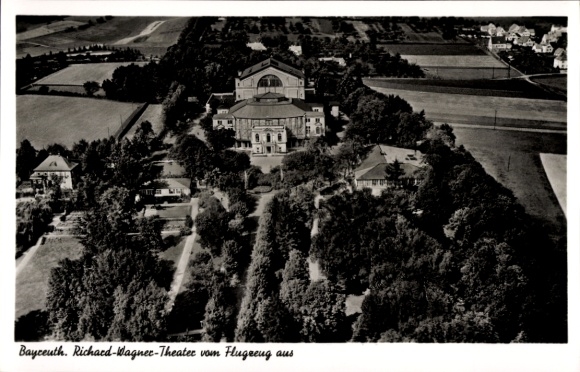 Ak Bayreuth in Opper-Franken, luchtfoto, Richard Wagner Theater