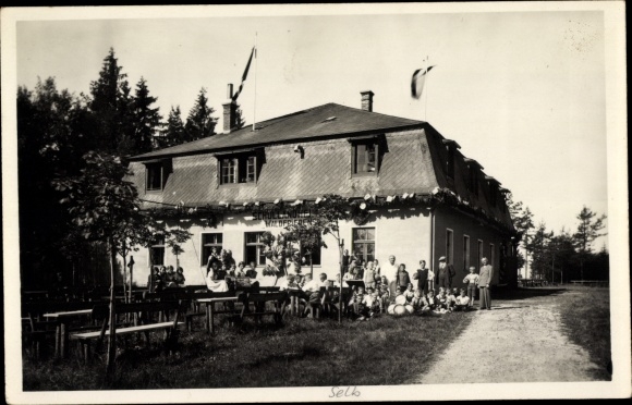 foto Ak Wildenau Selb in het Fichtelgebirge van Opper-Franken, Cafe Restaurant Waldfrieden, gasten