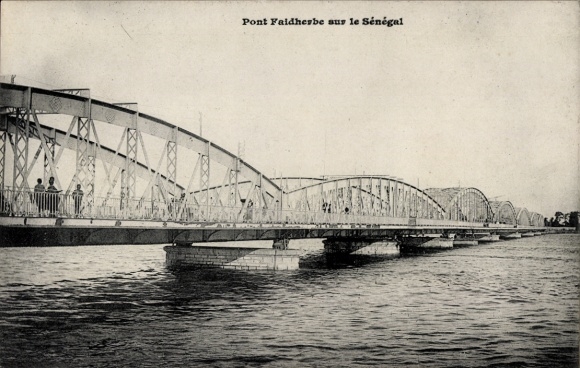 Ak Gorée Dakar Senegal, Brücke, Wasser, Menschen, Pont Faldherbe, Senegal