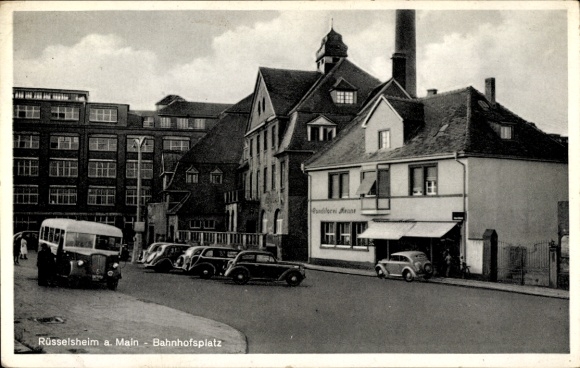 Postcard Rüsselsheim am Main Hessen, Bahnhofsplatz, Bus