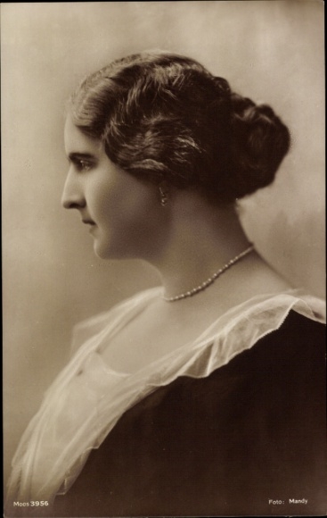Picture Princess Elisabeth of Romania, portrait, profile view