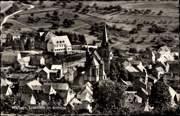 KP Weibern w Eifel, widok na miasto z kościołem