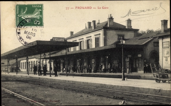 Postcard Frouard Meurthe et Moselle, La Gare, Bahnhof, Gleisseite