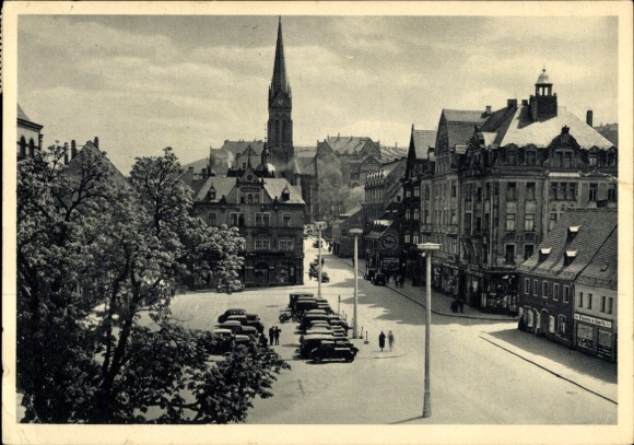 Ak Aue im Erzgebirge Sachsen, Marktplatz mit Nikolai-Kirche, ehemalige Gebäude, Autos, Menschen