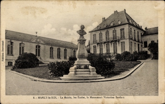 Ak Marly le Roi Yvelines, La Mairie, les Écoles, le Monument Victorien Sardou