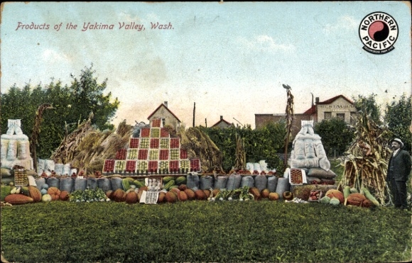 Ak Yakima Washington USA, Produkte des Yakima Valley, Kürbisse, Äpfel, Bauernhof-Szene, Mann i...