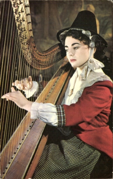 Postcard Traditional Welsh costume, woman with harp
