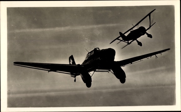 Postcard military aircraft Junkers Ju 87, Henschel Hs 123, Stukas, Luftwaffe