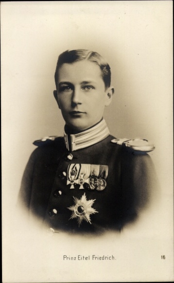 Postcard Eitel Friedrich Prince of Prussia, portrait in uniform, order