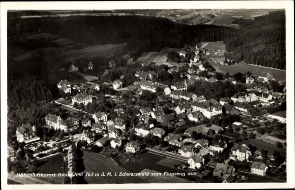 Ak Königsfeld im Schwarzwald Baden, Luftaufnahme von  Höhenluftkurort, Schwarzwald