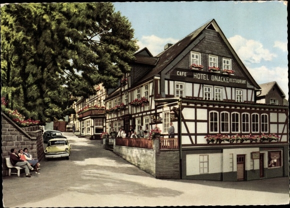 Ak Nordenau Schmallenberg im Sauerland, Hotel Gnacke, Autos