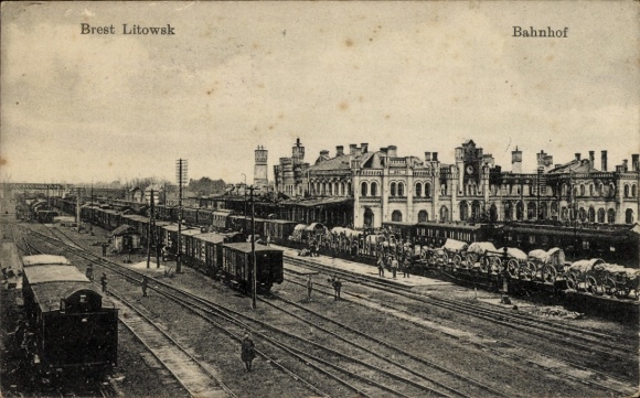 Postcard Brest Litowsk Belarus, railway station, track view